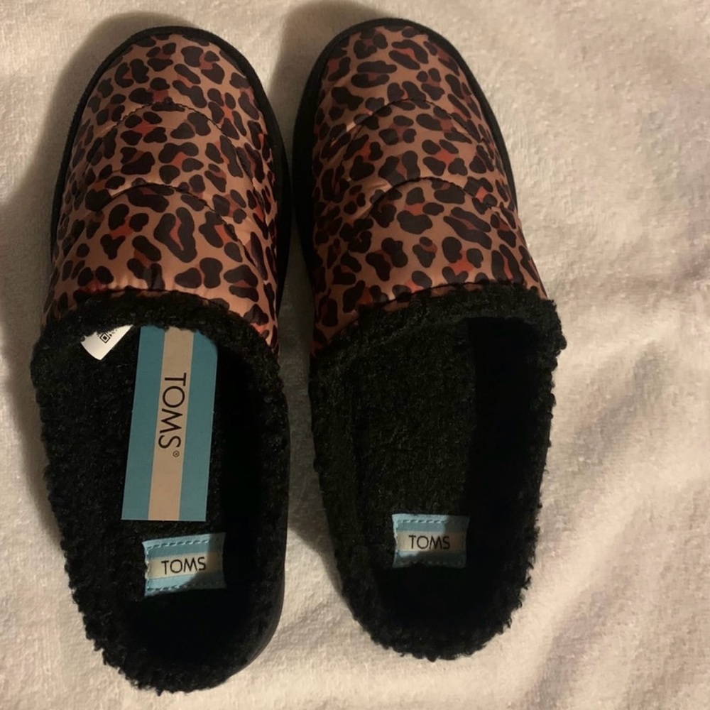 TOMS Leopard Print Woven Slippers